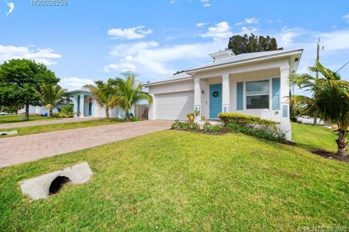 973 35th St, Palm City, FL 34990-3504