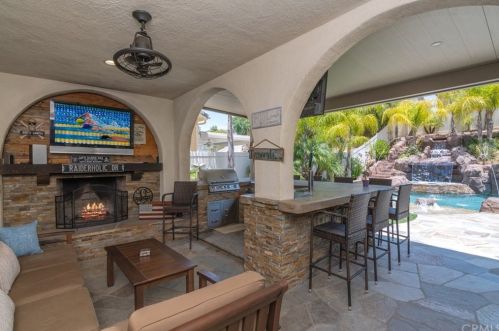 39114 Trail Creek Ln, Temecula CA  92591-7290 exterior