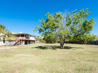 1211 Periwinkle Way, Sanibel, FL 33957-4703