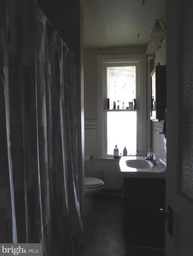 406 1 Ave, Parkesburg PA  19365-1238 exterior