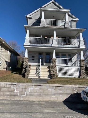101 Norton St, Waterbury, CT 06708-4726