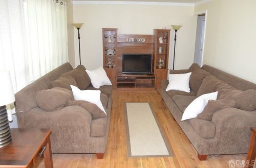 110 Cumberland St, South Plainfield, NJ 07080-1626