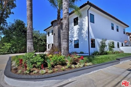 14701 Hartsook St, Van Nuys, CA 91403-1408