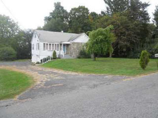 103 Valley View Dr, Newburgh, NY 12550-8913