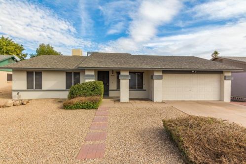 8613 53rd Dr, Glendale, AZ 85302-4847