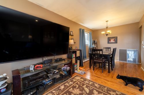 75 Cherry Ave, Holtsville, NY 11742-1751