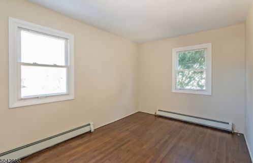 16 Briant Ave, Greystone Park NJ  07950-1724 exterior