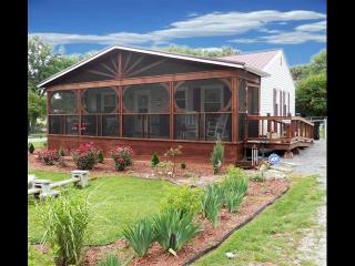 428 Hillwood Rd, Tullahoma, TN 37388-2126