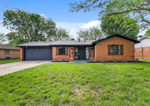 205 Gregory St, Burleson, TX 76028-5402