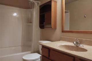 124 Grandview Ct, Iowa City IA  52246-3213 exterior