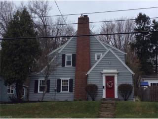 568 Aqueduct St, Akron, OH 44303-1559