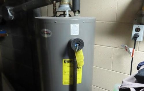 4137 Cherrywood Ln, Milwaukee WI 53209-1003 exterior