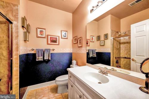 24 Chamber Ln, Columbus NJ  08022-2313 exterior