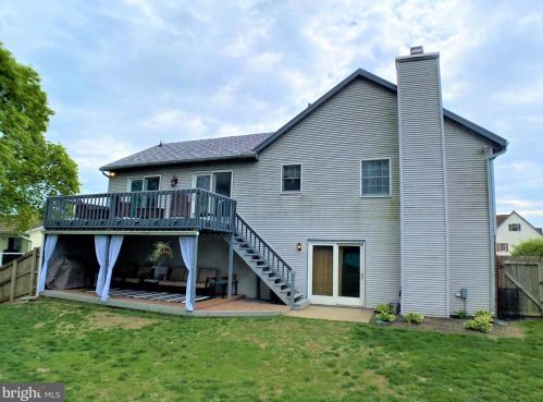 381 Lake St, Ephrata PA  17522-2456 exterior