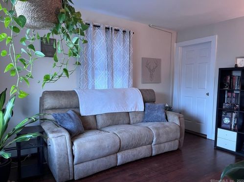 42 Elm St, Norwich CT  06351-2316 exterior