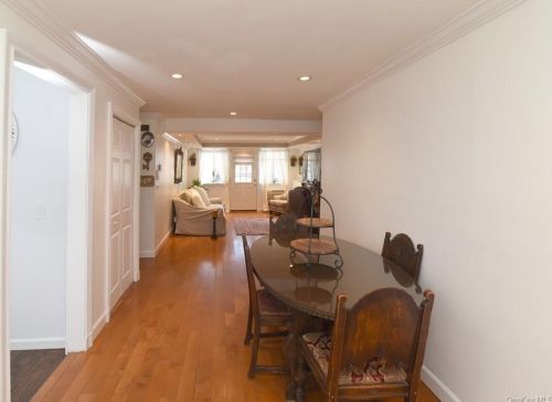 413 Woodland Hl Rd, White Plains NY  10603-3135 exterior