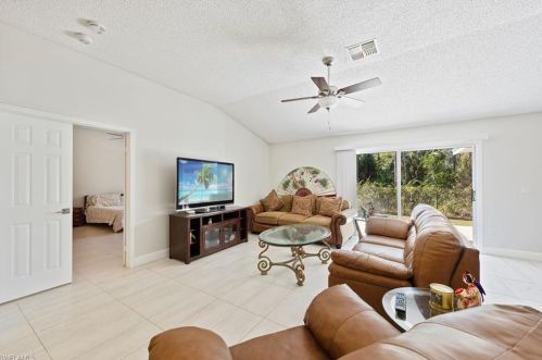 1431 27th St, Naples, FL 34117-4223