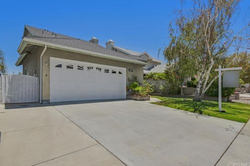 22817 Acacia Ct, Santa Clarita, CA 91390-4142