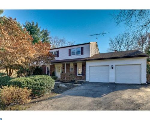 15 Juniper Dr, Southampton, PA 18954-1625