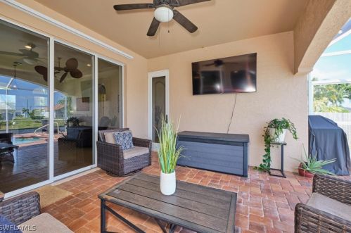 1121 1 Ter, Cape Coral FL  33991-1591 exterior