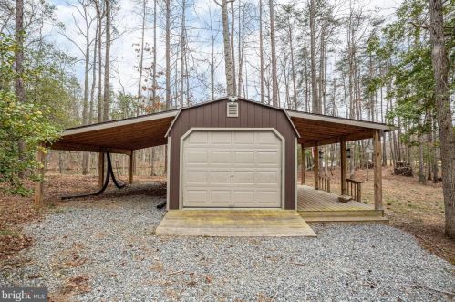 7905 Waterford Dr, Spotsylvania VA  22551-2204 exterior