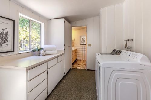 472 Deodara Dr, Los Altos CA 94024-7054 exterior