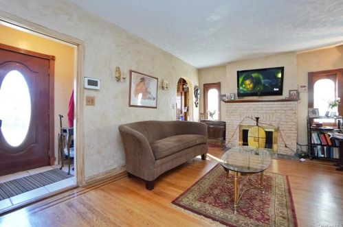 131-06 227th St, Jamaica, NY 11413-2402