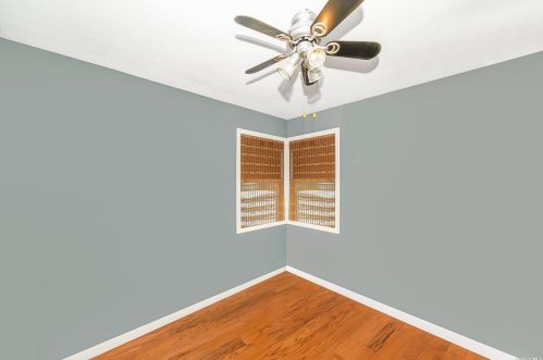 77 Lake St, North Lindenhurst NY  11757-5816 exterior