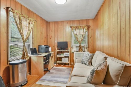 80 Primrose St, White Plains NY  10606-1631 exterior