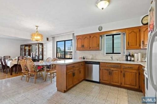 232 Kamena St, Fairview NJ  07022-1705 exterior