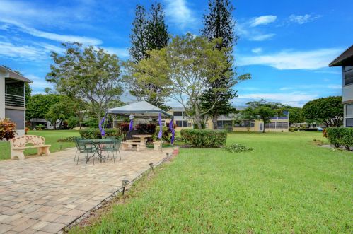 18 Cambridge A, West Palm Beach, FL 33417-1303