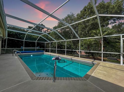 16805 Sheringham Ln, Lutz, FL 33549-6837