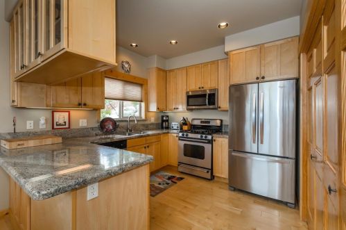 14290 Ski Slope Way, Truckee CA  96161-7009 exterior