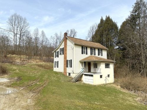 106 Pin Oak Dr, Ligonier, PA 15658-2446