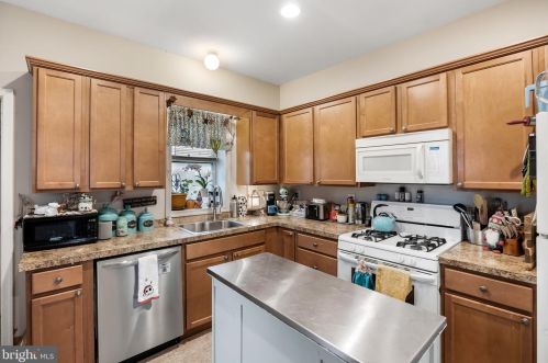 1 Atlantic Ave, Camden NJ  08106-1469 exterior