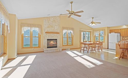 706 Woodbridge Trl, Watertown, WI 53094-6067