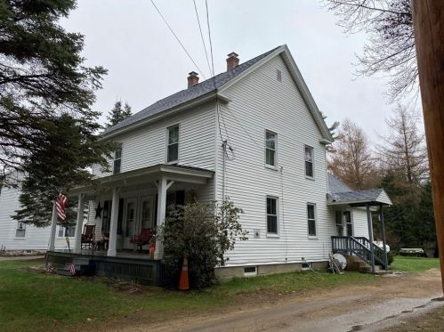 24 Pine St, Ware, MA 01082-1533