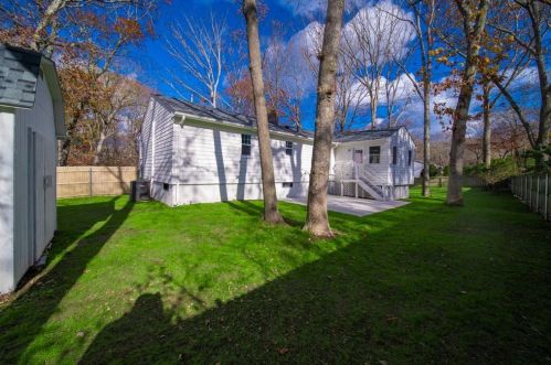 22 Bow Run, South Kingstown RI  02874-2471 exterior