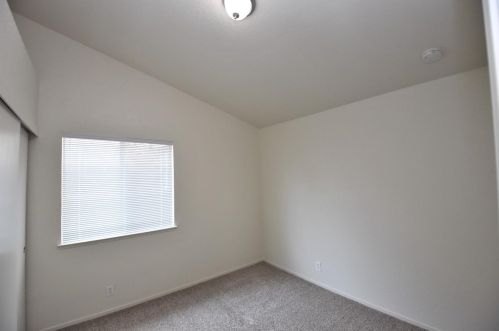 1040 Fallon Woods Way, Rio Linda CA  95673-2430 exterior
