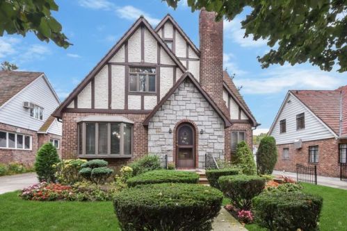 8512 Wicklow Pl, Jamaica, NY 11432-2461