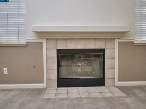 1062 Schadeck St, Manteca CA  95336-5956 exterior