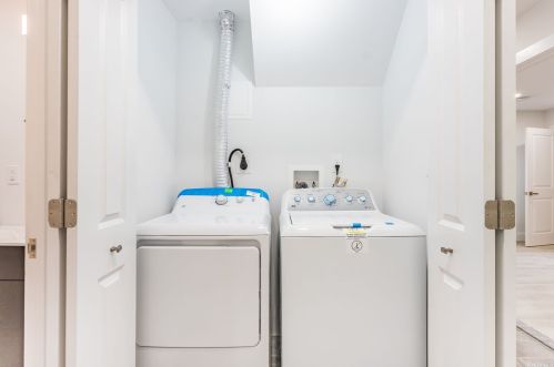 676 Mason St, Westbury NY  11590-4463 exterior