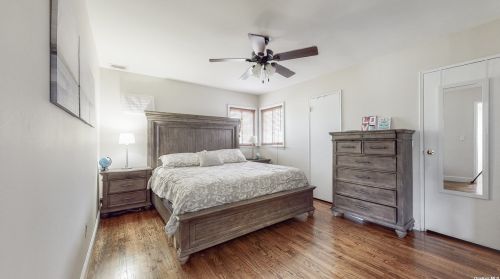 947 Montauk Ave, Islip Terrace NY  11752-1206 exterior