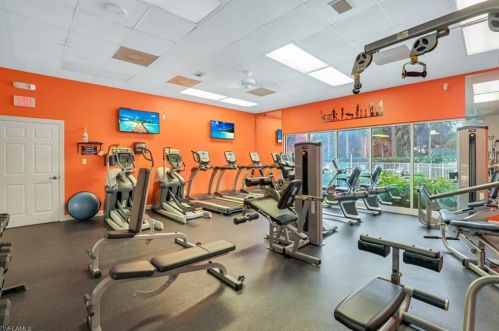 5893 Northridge Dr, Naples FL  34110-2376 exterior