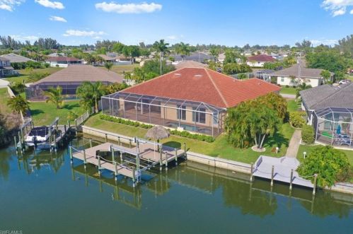 3026 17th Pl, Cape Coral, FL 33904-4007