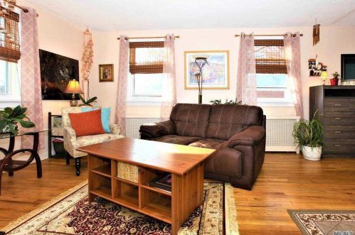 260-17 Union Tpke, Floral Park, NY 11004-1241