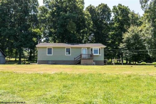 920 Aarons Crk Rd, Morgantown WV  26508-9527 exterior