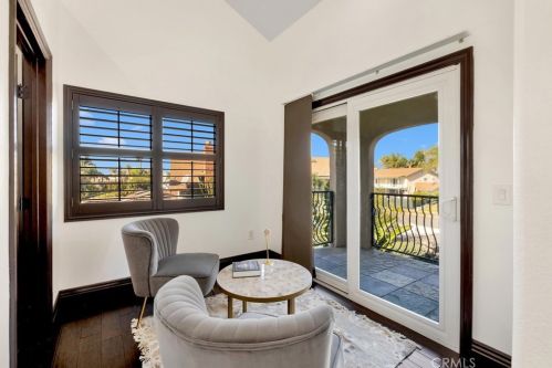 2340 Robinhood Pl, Orange CA  92867-1851 exterior