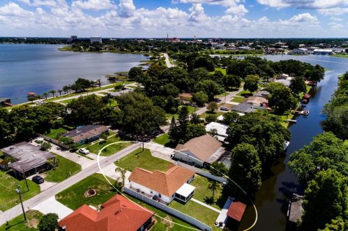 1426 Avenue H, Winter Haven FL  33881-4353 exterior