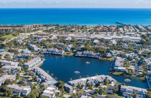 111 Ocean Dunes Cir, Jupiter FL  33477-9102 exterior